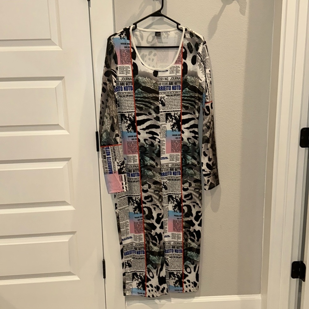 EUC B&W Newspaper Leopard Print SHEIN Brand Long Sleeve Size XL X-Large 12 Dress - Picture 2 of 9